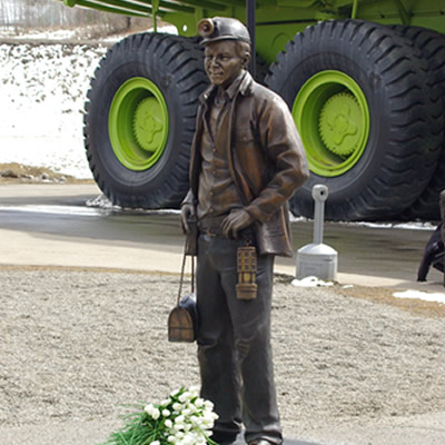 Miner’s sculpture unveiled in Sparwood to commemorate lives lost in the coal industry